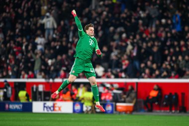 LEVERKUSEN, GERMANY - 11 Mart 2025: Jonas Urbig - Bayena 'da Bayer 04 Leverkusen ile FC Bayern Münih arasındaki UEFA Şampiyonlar Ligi futbol maçı.