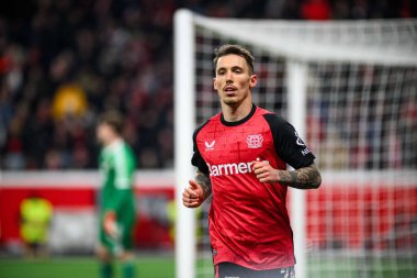 LEVERKUSEN, GERMANY - 11 Mart 2025: Alejandro Grimaldo - Bayer 04 Leverkusen ile Bayarena 'da FC Bayern Münih arasındaki UEFA Şampiyonlar Ligi maçı.