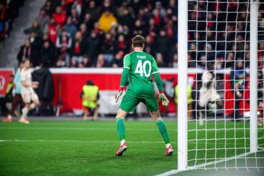 LEVERKUSEN, GERMANY - 11 Mart 2025: Jonas Urbig - Bayena 'da Bayer 04 Leverkusen ile FC Bayern Münih arasındaki UEFA Şampiyonlar Ligi futbol maçı.