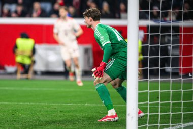LEVERKUSEN, GERMANY - 11 Mart 2025: Jonas Urbig - Bayena 'da Bayer 04 Leverkusen ile FC Bayern Münih arasındaki UEFA Şampiyonlar Ligi futbol maçı.