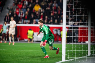 LEVERKUSEN, GERMANY - 11 Mart 2025: Jonas Urbig - Bayena 'da Bayer 04 Leverkusen ile FC Bayern Münih arasındaki UEFA Şampiyonlar Ligi futbol maçı.