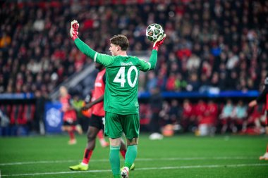 LEVERKUSEN, GERMANY - 11 Mart 2025: Jonas Urbig - Bayena 'da Bayer 04 Leverkusen ile FC Bayern Münih arasındaki UEFA Şampiyonlar Ligi futbol maçı.