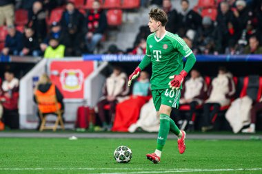 LEVERKUSEN, GERMANY - 11 Mart 2025: Jonas Urbig - Bayena 'da Bayer 04 Leverkusen ile FC Bayern Münih arasındaki UEFA Şampiyonlar Ligi futbol maçı.