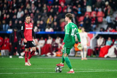 LEVERKUSEN, GERMANY - 11 Mart 2025: Jonas Urbig - Bayena 'da Bayer 04 Leverkusen ile FC Bayern Münih arasındaki UEFA Şampiyonlar Ligi futbol maçı.