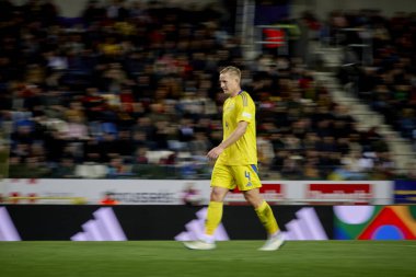 GENK, BELGIUM - 23 Mart 2025: Oleksandr Svatok - UEFA Uluslar Ligi Belçika Futbol Maçı - Cegeka Arena 'da Ukrayna.
