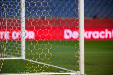 Stadyumda futbol ağı. Futbol mu?.