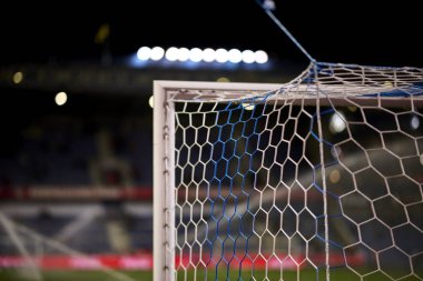 Stadyumda futbol ağı. Futbol mu?.