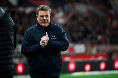 LEVERKUSEN, ALMANY - 28 Mart 2025: Dieter Hecking - Bundesliga, maç 27. Bayer Leverkusen, Bayarena 'da Bochum' a karşı.