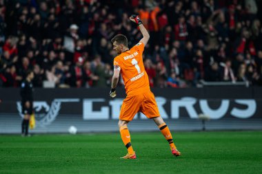 LEVERKUSEN, ALMANY - 28 Mart 2025: Lukas Hradecky - Bundesliga, maç 27. Bayer Leverkusen, Bayarena 'da Bochum' a karşı.