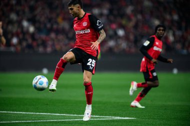 LEVERKUSEN, ALMANY - 28 Mart 2025: Exequiel Palacios - Bundesliga, maç 27. Bayer Leverkusen, Bayarena 'da Bochum' a karşı.