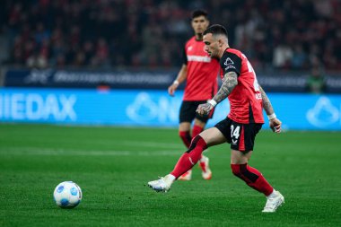 LEVERKUSEN, ALMANY - 28 Mart 2025: Aleix Garcia - Bundesliga, maç 27. Bayer Leverkusen, Bayarena 'da Bochum' a karşı.