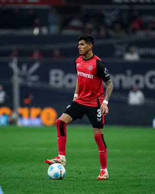 LEVERKUSEN, ALMANY - 28 Mart 2025: Piero Hincapie - Bundesliga, maç 27. Bayer Leverkusen, Bayarena 'da Bochum' a karşı.