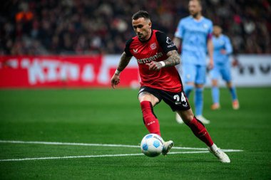 LEVERKUSEN, ALMANY - 28 Mart 2025: Aleix Garcia - Bundesliga, maç 27. Bayer Leverkusen, Bayarena 'da Bochum' a karşı.