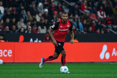 LEVERKUSEN, ALMANY - 28 Mart 2025: Jonathan Tah - Bundesliga, maç 27. Bayer Leverkusen, Bayarena 'da Bochum' a karşı.