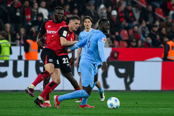 LEVERKUSEN, ALMANY - 28 Mart 2025: Granit Xhaka, Ibrahima Sissoko - Bundesliga, 27. Bayer Leverkusen, Bayarena 'da Bochum' a karşı.