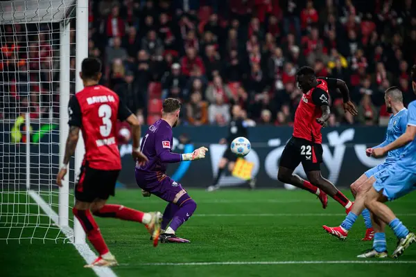 LEVERKUSEN, ALMANY - 28 Mart 2025 Victor Boniface - Bundesliga, maç 27. Bayer Leverkusen, Bayarena 'da Bochum' a karşı.