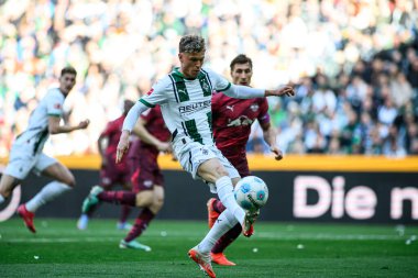 MOENCHENGLADBACH, ALMANY - 29 Mart 2025: Robin Hack - Bundesliga, maç 27. Borussia Moenchengladbach Borussia Park 'ta RB Leipzig' e karşı.