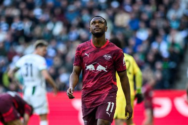 MoENCHENGLADBACH, ALMANY - 29 Mart 2025: Lois Openda - Bundesliga, maç 27. Borussia Moenchengladbach Borussia Park 'ta RB Leipzig' e karşı.