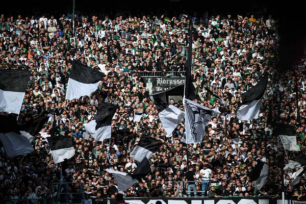 MoENCHENGLADBACH, ALMANY - 29 Mart 2025 - Bundesliga, maç 27. Borussia Moenchengladbach Borussia Park 'ta RB Leipzig' e karşı.