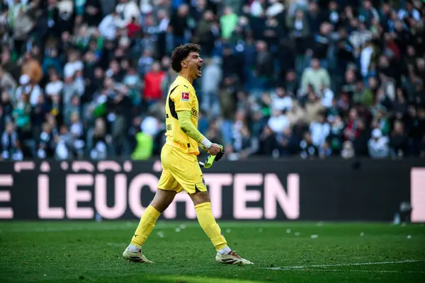 MoENCHENGLADBACH, ALMANY - 29 Mart 2025 - Bundesliga, maç 27. Borussia Moenchengladbach Borussia Park 'ta RB Leipzig' e karşı.