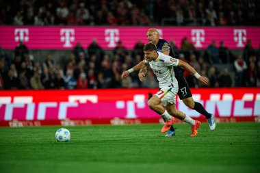 COLOGNE, ALMANY - 5 Nisan 2025: İmad Rondic, 2.Bundesliga 1 'in futbol maçı. FC Koeln, Hertha BSC 'ye karşı Rhein Enerji Stadyumu' nda