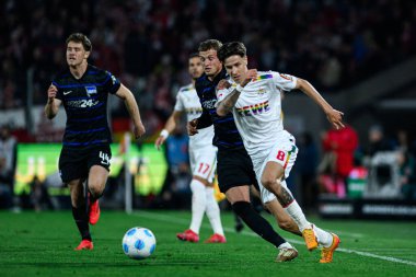 COLOGNE, ALMANY - 5 Nisan 2025: Denis Huseinbasic, 2.Bundesliga 1 'in futbol maçı. FC Koeln, Hertha BSC 'ye karşı Rhein Enerji Stadyumu' nda