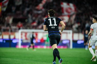 COLOGNE, ALMANY - 5 Nisan 2025: Fabian Reese, 2.Bundesliga 1 'in futbol maçı. FC Koeln, Hertha BSC 'ye karşı Rhein Enerji Stadyumu' nda