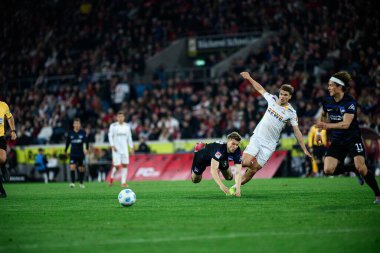 COLOGNE, GERMANY - 5 Nisan 2025: Luca Schuler - Rhein Energie Stadion 'da 2.Bundesliga 1.FC Koeln' e karşı Hertha BSC maçı