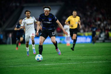 COLOGNE, GERMANY - 5 Nisan 2025: Fabian Reese - Rhein Energie Stadion 'da 2.Bundesliga 1.FC Koeln' e karşı Hertha BSC maçı