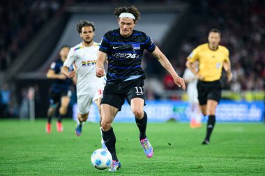 COLOGNE, GERMANY - 5 Nisan 2025: Fabian Reese - Rhein Energie Stadion 'da 2.Bundesliga 1.FC Koeln' e karşı Hertha BSC maçı