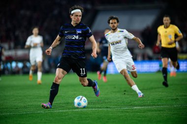 COLOGNE, GERMANY - 5 Nisan 2025: Fabian Reese - Rhein Energie Stadion 'da 2.Bundesliga 1.FC Koeln' e karşı Hertha BSC maçı
