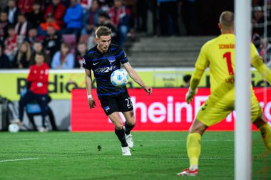 COLOGNE, GERMANY - 5 Nisan 2025: Marten Winkler - Rhein Energie Stadion 'da 2.Bundesliga 1.FC Koeln' e karşı Hertha BSC maçı