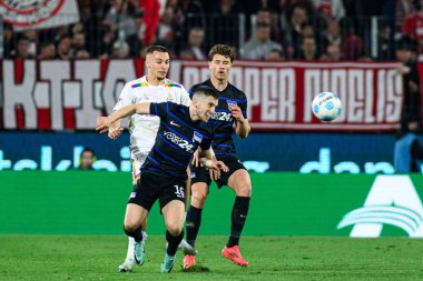 COLOGNE, GERMANY - 5 AY, 2025: Jonjoe Kenny - Rhein Energie Stadion 'da 2.Bundesliga 1.FC Koeln' e karşı Hertha BSC maçı