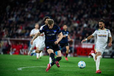 COLOGNE, GERMANY - 5 Nisan 2025: Luca Schuler - Rhein Energie Stadion 'da 2.Bundesliga 1.FC Koeln' e karşı Hertha BSC maçı