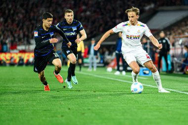 COLOGNE, GERMANY - 5 Nisan 2025: Mathias Olesen - Rhein Energie Stadion 'da 2.Bundesliga 1.FC Koeln' e karşı Hertha BSC maçı