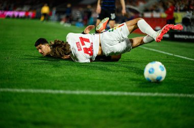 COLOGNE, GERMANY - 5 Nisan 2025: Mathias Olesen - Rhein Energie Stadion 'da 2.Bundesliga 1.FC Koeln' e karşı Hertha BSC maçı