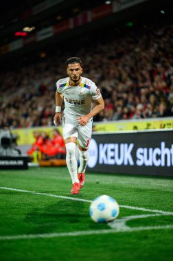 COLOGNE, GERMANY - 5 Nisan 2025: Leart Paqarada, Rhein Energie Stadion 'da 2.Bundesliga 1.FC Koeln' e karşı Hertha BSC maçı