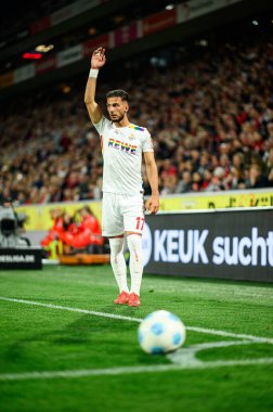 COLOGNE, GERMANY - 5 Nisan 2025: Leart Paqarada, Rhein Energie Stadion 'da 2.Bundesliga 1.FC Koeln' e karşı Hertha BSC maçı