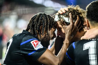 COLOGNE, ALMANY - 5 Nisan 2025: Fabian Reese, 2.Bundesliga 1 'in futbol maçı. FC Koeln, Hertha BSC 'ye karşı Rhein Enerji Stadyumu' nda