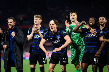 COLOGNE, ALMANY - 5 Nisan 2025: Fabian Reese, 2.Bundesliga 1 'in futbol maçı. FC Koeln, Hertha BSC 'ye karşı Rhein Enerji Stadyumu' nda