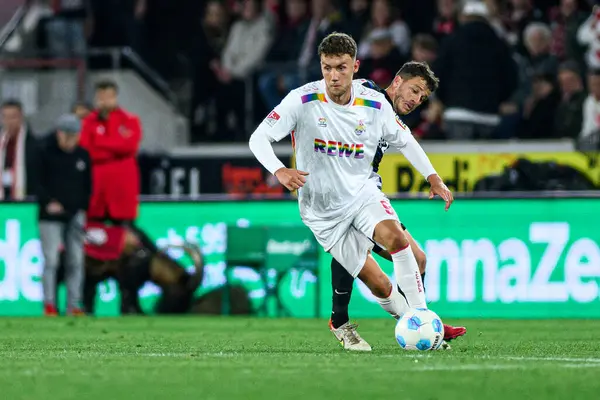 COLOGNE, GERMANY - 5 Nisan 2025: Luca Waldschmidt - Rhein Energie Stadion 'da 2.Bundesliga 1.FC Koeln' e karşı Hertha BSC maçı