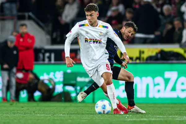 COLOGNE, GERMANY - 5 Nisan 2025: Luca Waldschmidt - Rhein Energie Stadion 'da 2.Bundesliga 1.FC Koeln' e karşı Hertha BSC maçı
