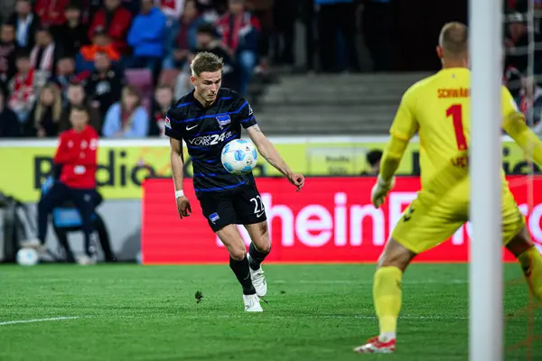 COLOGNE, GERMANY - 5 Nisan 2025: Marten Winkler - Rhein Energie Stadion 'da 2.Bundesliga 1.FC Koeln' e karşı Hertha BSC maçı