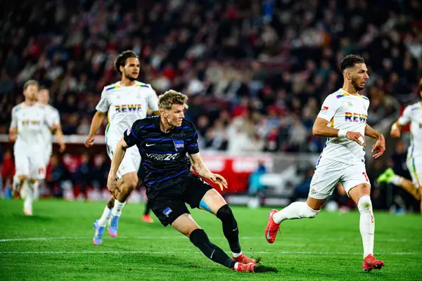 COLOGNE, GERMANY - 5 Nisan 2025: Luca Schuler - Rhein Energie Stadion 'da 2.Bundesliga 1.FC Koeln' e karşı Hertha BSC maçı