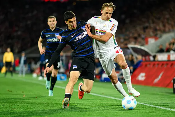 COLOGNE, GERMANY - 5 Nisan 2025: Mathias Olesen - Rhein Energie Stadion 'da 2.Bundesliga 1.FC Koeln' e karşı Hertha BSC maçı