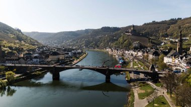 Cochem, Almanya - 12 Nisan, 2025: Mosel Vadisi. Manzara, Mosel Vadisi. Gerçek görünüm 