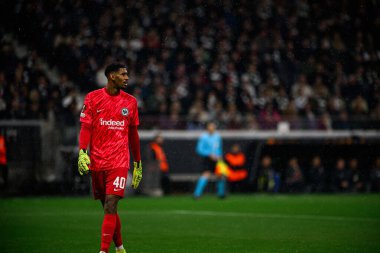 FRANKFURT, GERMANY - 17 Nisan 2025: Kaua Santos - Eintracht Frankfurt ile Tottenham Hotspur F.C. arasındaki UEFA Avrupa Ligi maçı Deutsche Bank Park 'ta..