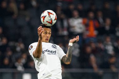 FRANKFURT, GERMANY - 17 APRIL, 2025: Tuta - Eintracht Frankfurt ile Tottenham Hotspur F.C. arasındaki UEFA Avrupa Ligi maçı Deutsche Bank Park 'ta..