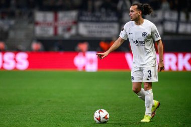 FRANKFURT, GERMANY - 17 Nisan 2025: Arthur Theate - Eintracht Frankfurt ile Tottenham Hotspur F.C. arasındaki UEFA Avrupa Ligi maçı Deutsche Bank Park 'ta..