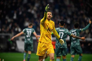 FRANKFURT, GERMANY - 17 Nisan 2025: Guglielmo Vicario - Eintracht Frankfurt ile Tottenham Hotspur F.C. arasındaki UEFA Avrupa Ligi maçı Deutsche Bank Park 'ta..